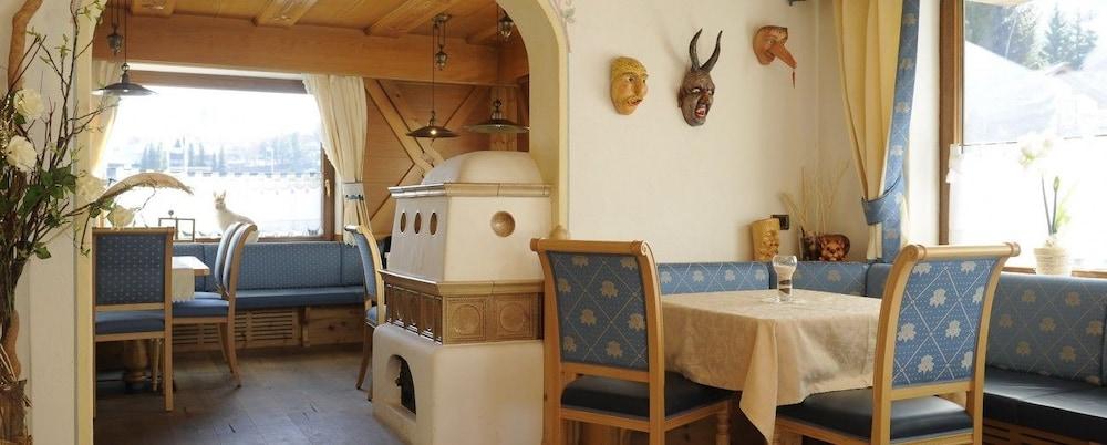 Hotel Arnika Pozza di Fassa Esterno foto