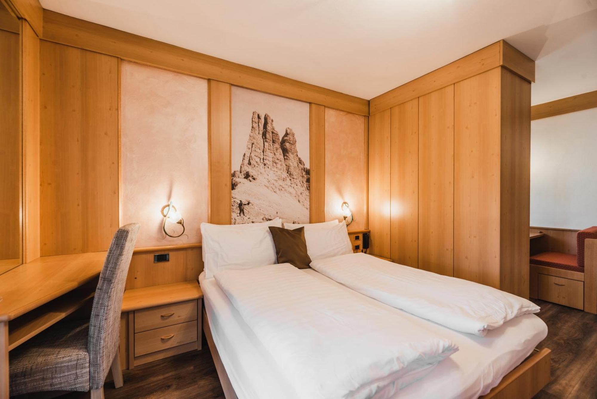 Hotel Arnika Pozza di Fassa Esterno foto