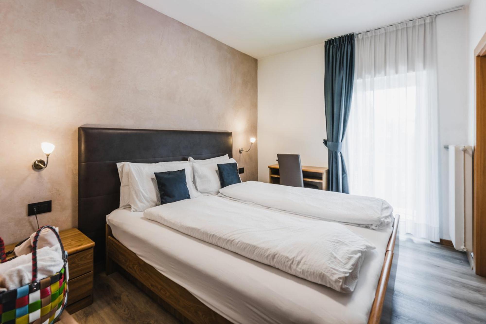 Hotel Arnika Pozza di Fassa Esterno foto