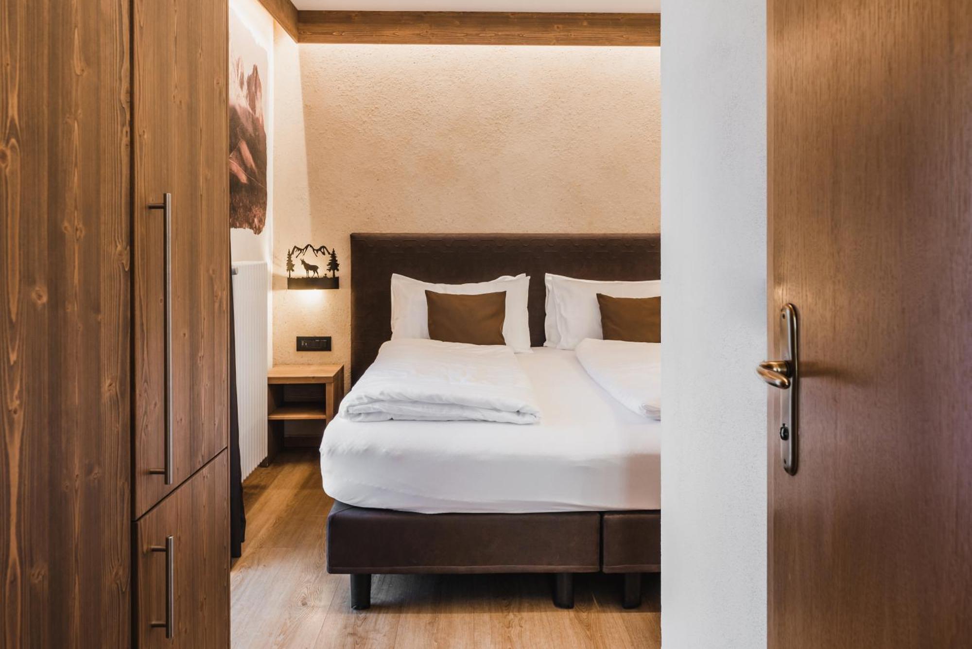 Hotel Arnika Pozza di Fassa Esterno foto